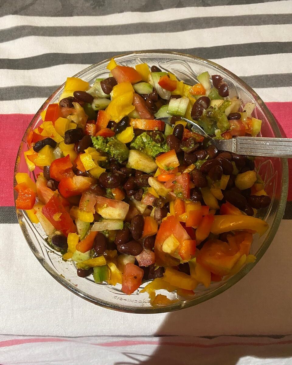 Instagram post from nutritionistnavnee. This post is in position 4.